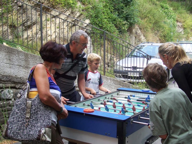  Image name: Persone071.jpg 
 width: 800 pixel 
 height: 601 pixel 
 Size: 518742 bytes 
 Click to enlarge 